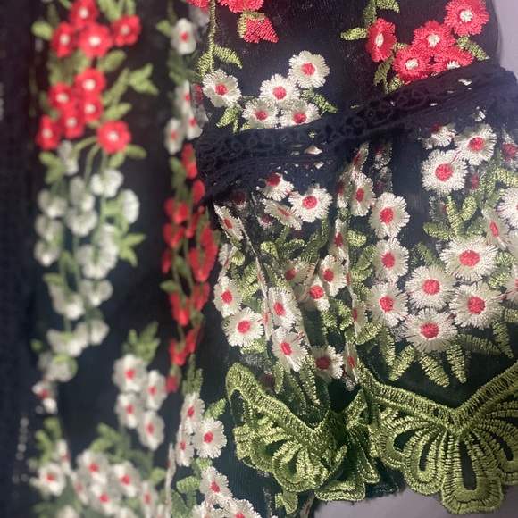 WORN ONCE / LACE TOPSHOP TOP - Picture 2 of 5